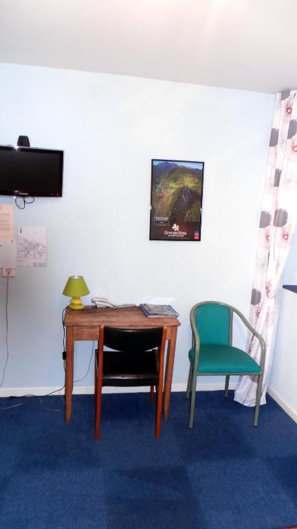 Hotel Le Gambetta Carmaux Δωμάτιο φωτογραφία